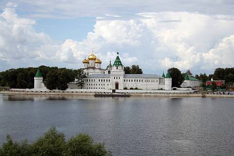 Двухдневная экскурсия «Кострома полна чудес»